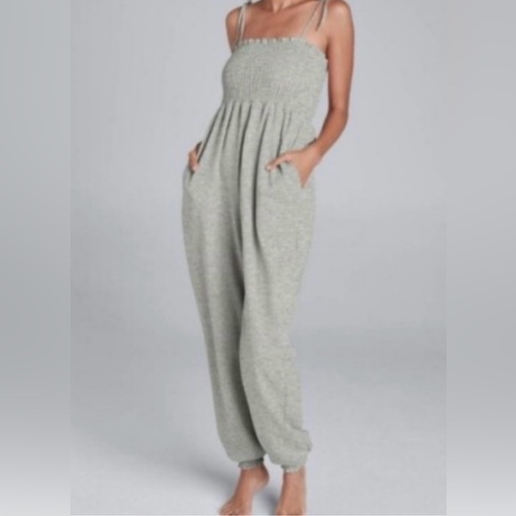 VENUS Pants - VENUS Gray Stappy Smocked Jogger Jumpsuit size Small Womens
